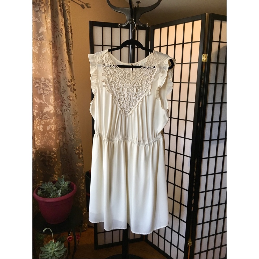 F21+ White Lace Front A Line Dress